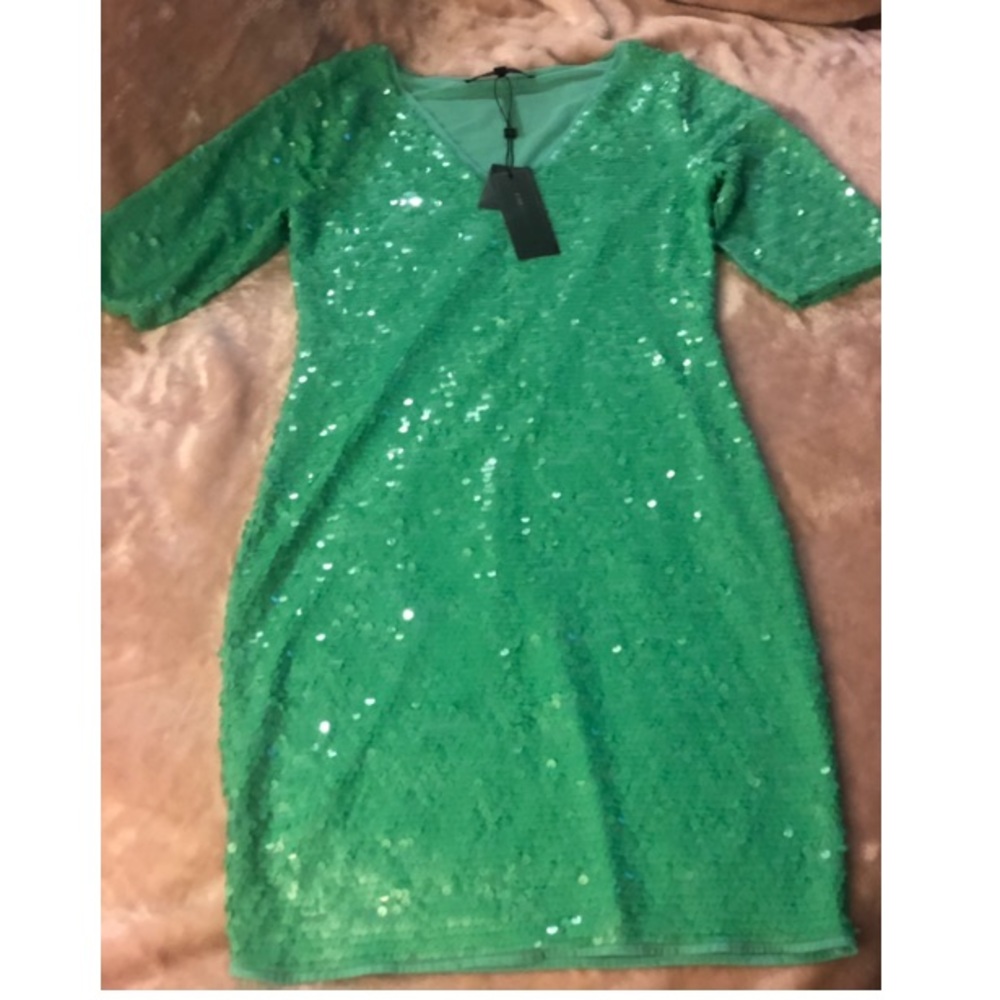 BCBG MAXAZRIA Sequence dress